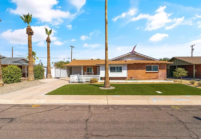 Building Photo - 8408 E Sheridan St
