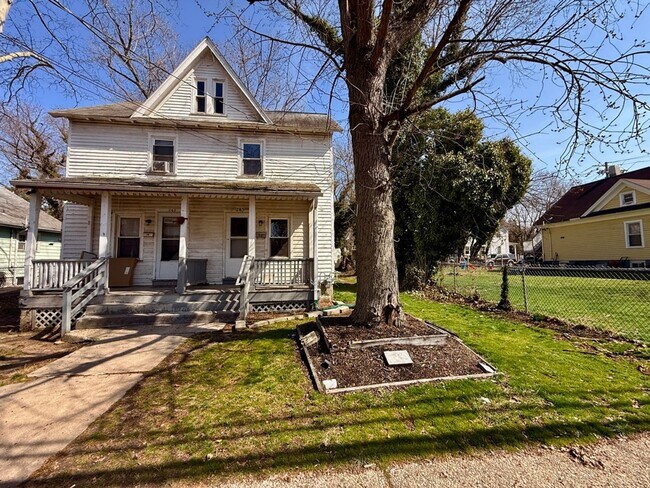 Building Photo - 243-245-245 South Ave