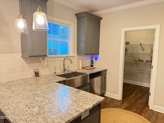 Building Photo - 253 Legacy Lakes Way