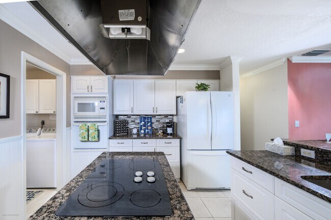 Building Photo - 1477 Park Beach Cir