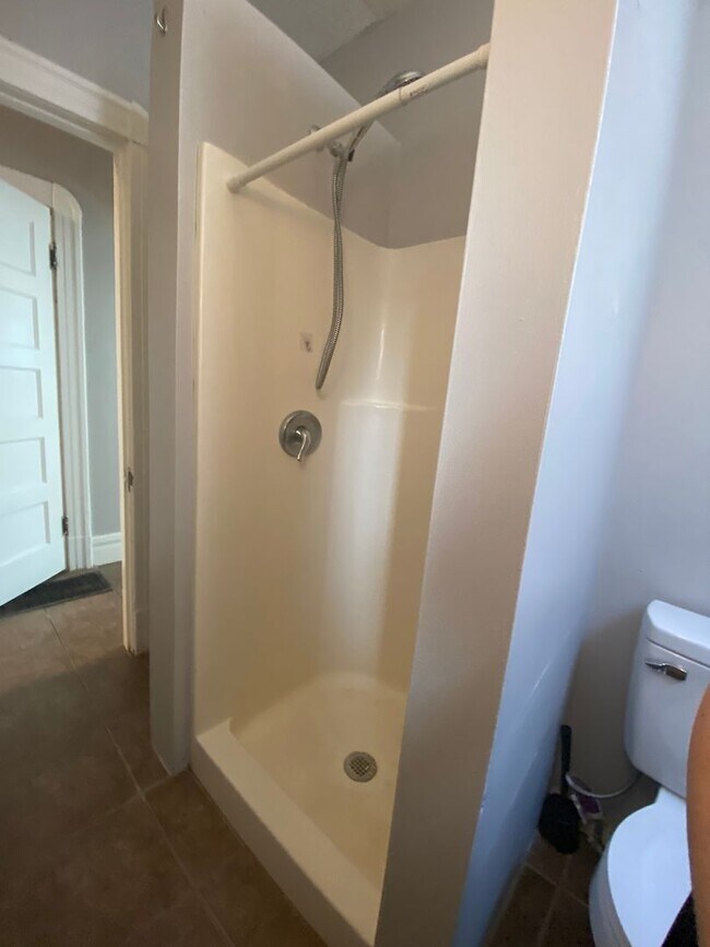 Building Photo - 2704 Arsenal St