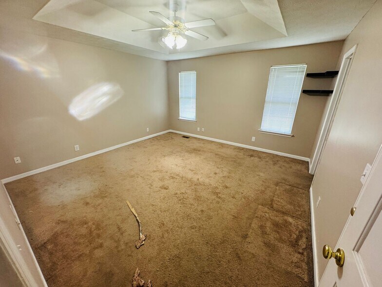 Building Photo - 720 Fields Ln