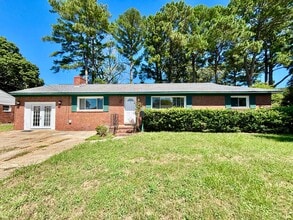 Building Photo - Gorgeous Updated Home in Virginia Beach!