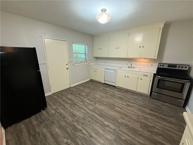 Building Photo - 3522 SpringHill Ave