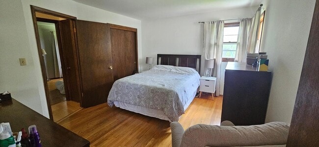 Building Photo - 5646 S 45th St