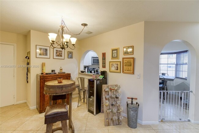 Building Photo - 11415 Lakeview Dr