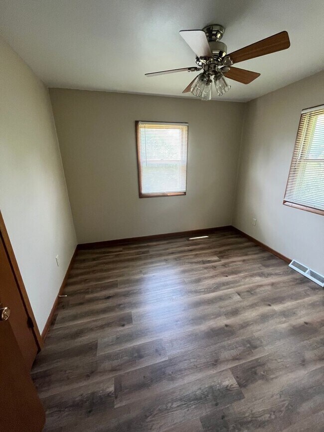 Building Photo - 848 S 19th Street