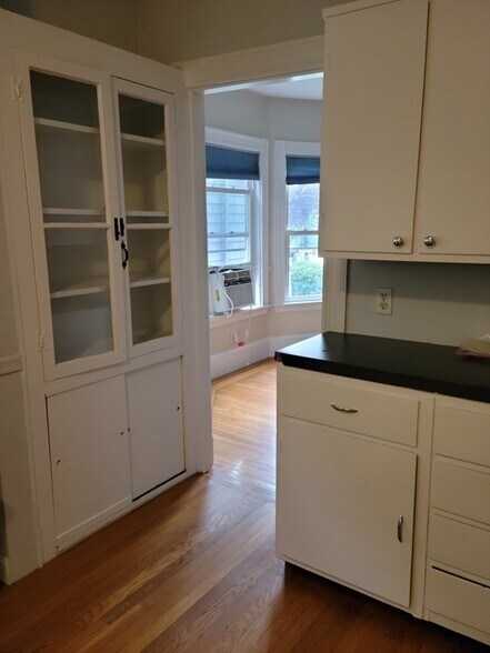 Building Photo - 25 Aldie St