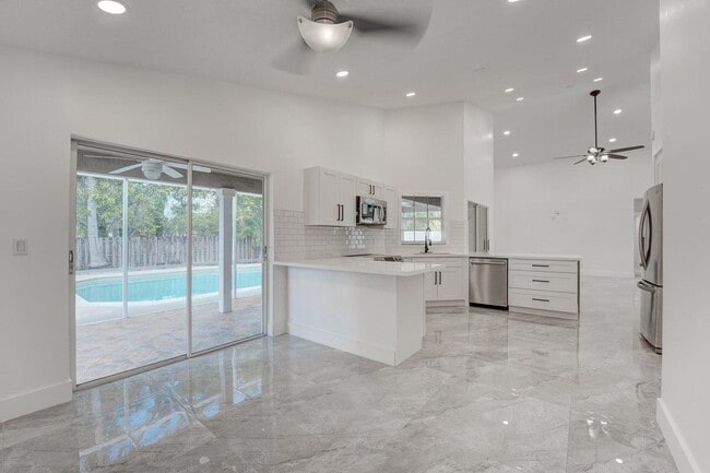 Building Photo - 10791 SW 10th Pl