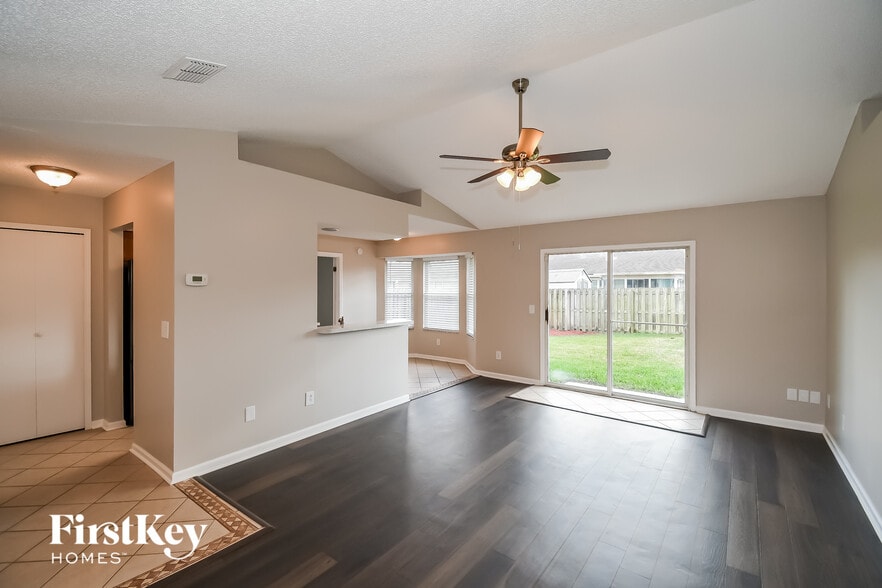 Building Photo - 3233 Puffin Way