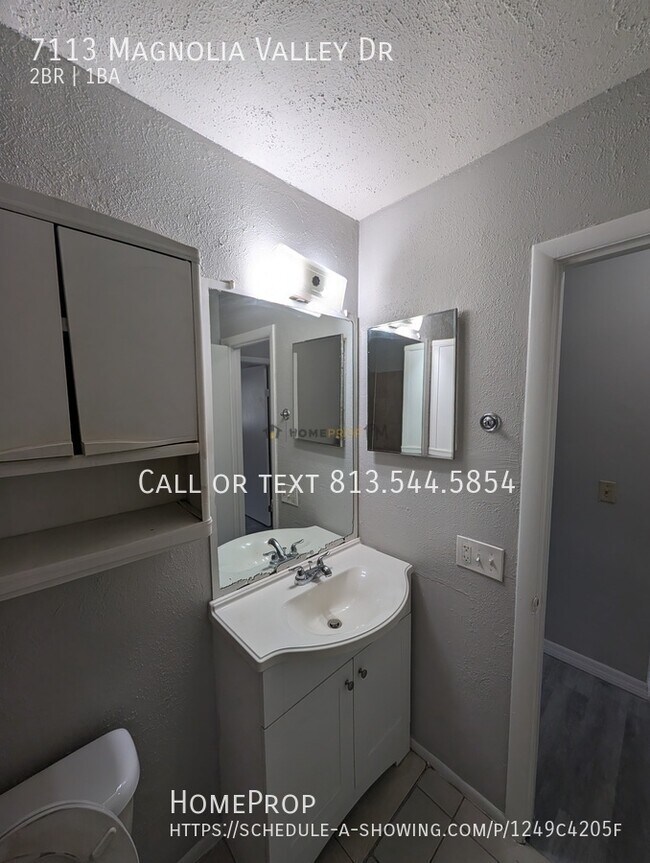 Building Photo - 7113 Magnolia Valley Dr