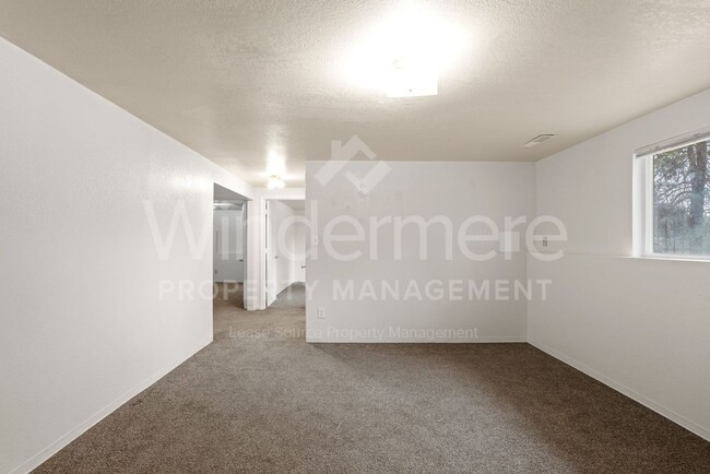 Building Photo - 3828 E 7th Ave