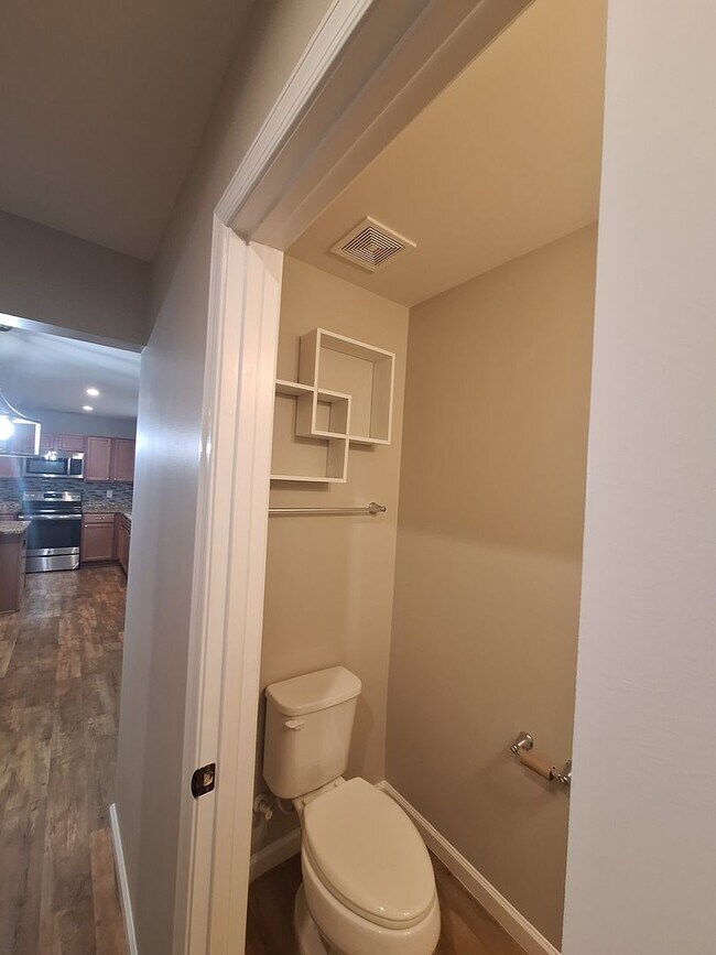 Building Photo - Wonderful Two Story Four Bedroom Home in Northeast Columbia!