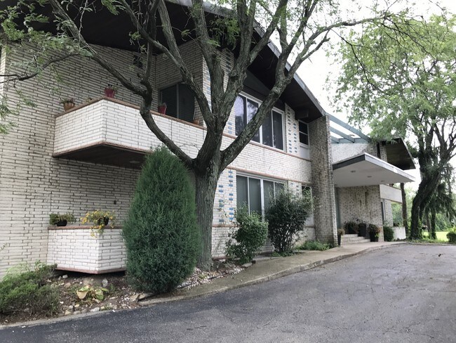 Building Photo - 3301 Philadelphia Dr