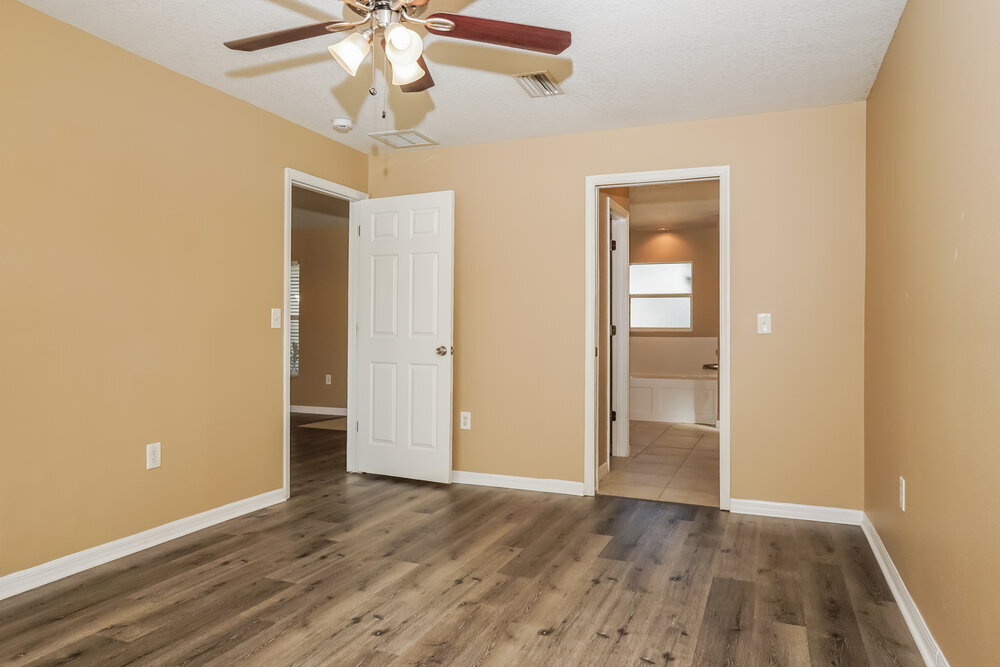 Building Photo - 2715 94th St E