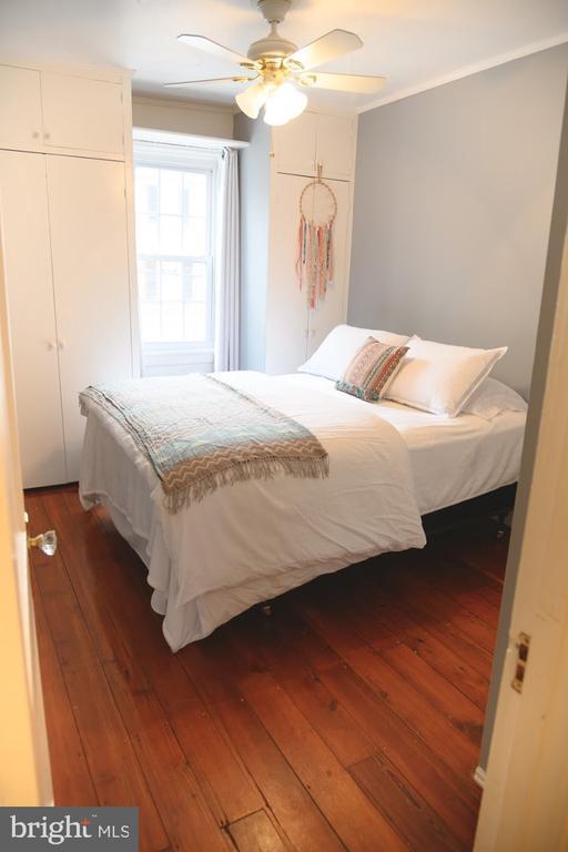 Building Photo - 120 Delaware St