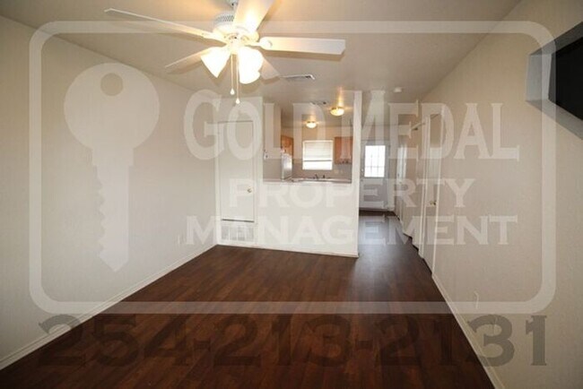 Building Photo - 4409 Deek Dr