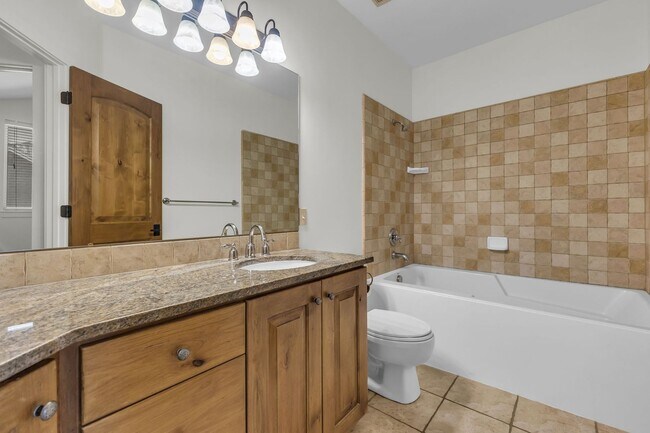 Building Photo - Quarry Village Townhome