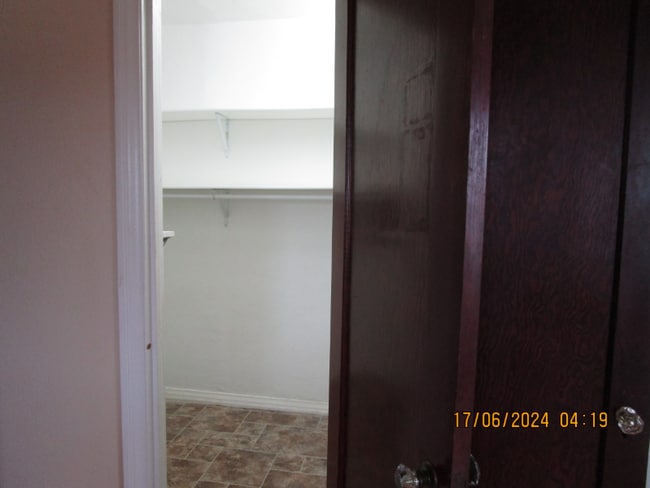 Building Photo - 608 Central Ave