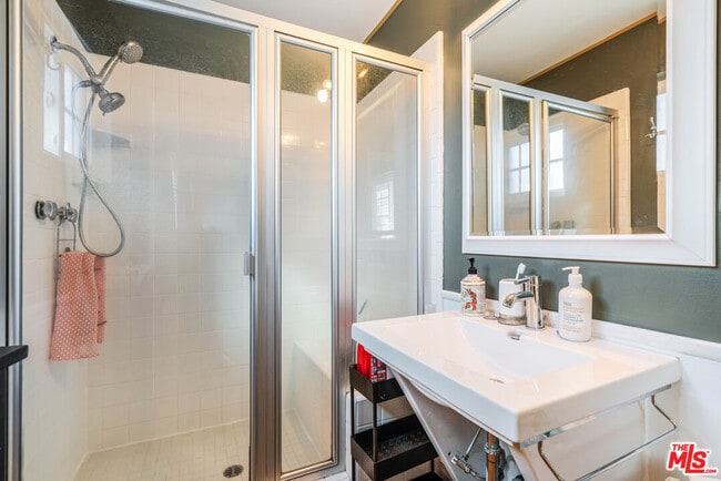 Building Photo - 12413 Beatrice St