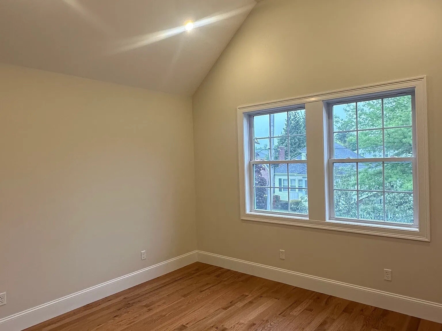 Master Bedroom - 117 Sharon St