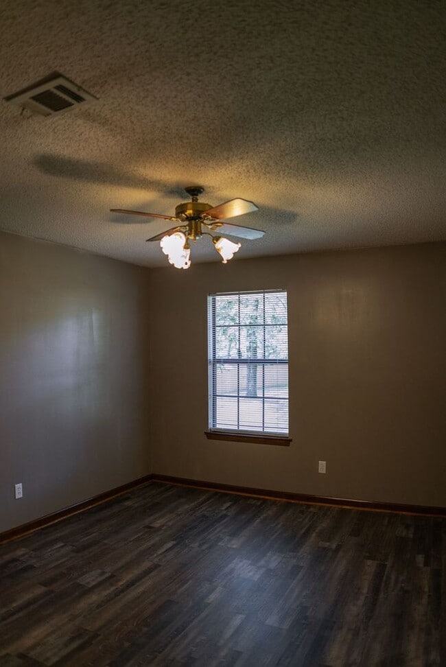 Building Photo - Sherwood Oasis