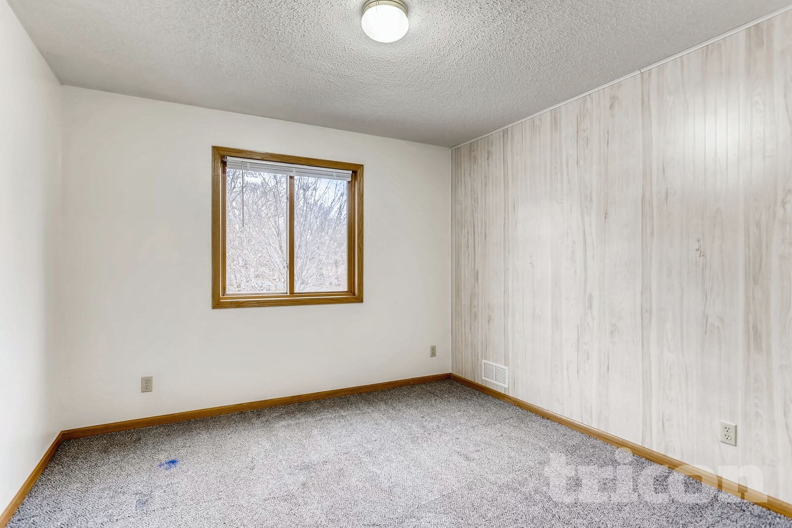 Building Photo - 2144 Sherwood Ave