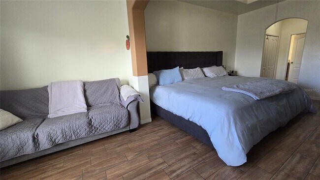 Building Photo - 4085 Shadetree Ln