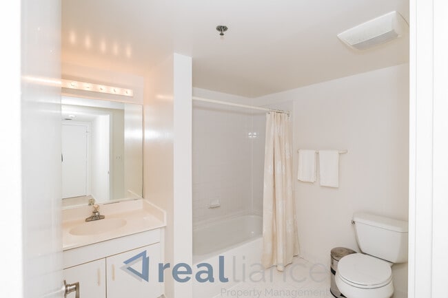 Building Photo - 1275 25th St NW