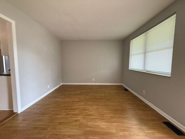 Building Photo - For Rent - Antioch 3 Bedroom house with Bo...