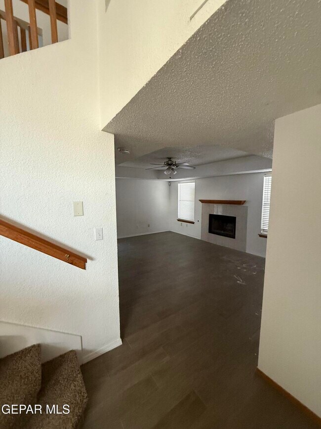 Building Photo - 12157 Chato Villa Dr