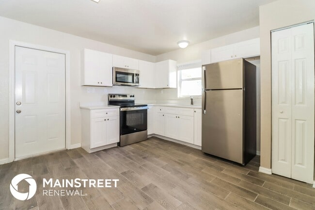 Building Photo - 2045 14th St S