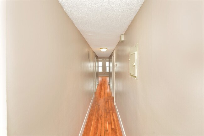Building Photo - 180 Westville St