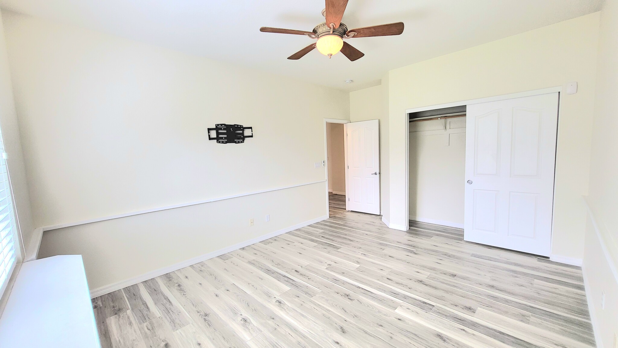 Building Photo - 5761 E Badlands Ln