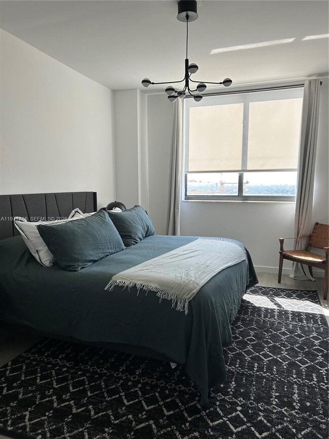 Building Photo - 999 SW 1st Ave