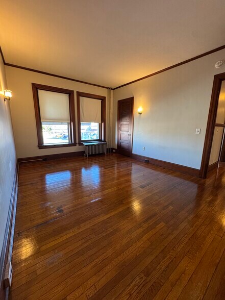 Building Photo - 3 E Chestnut St