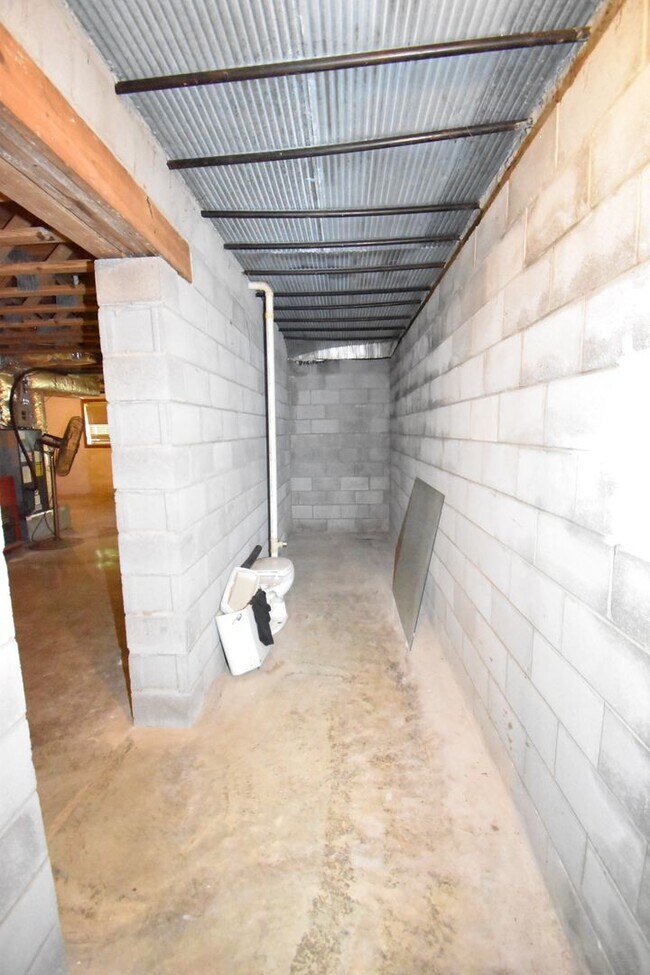 Building Photo - 2 Bedroom Pet Friendly Home For Rent!