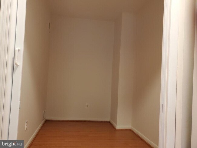 Building Photo - 11627 Vantage Hill Rd