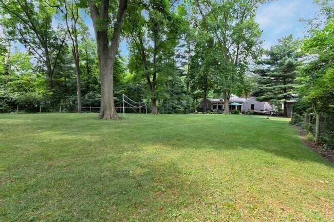 Building Photo - 7093 S Section Line Rd