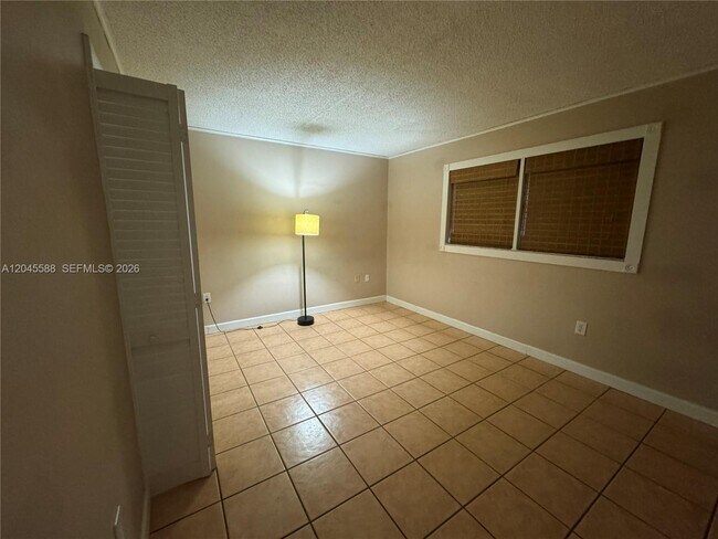 Building Photo - 10865 SW 112th Ave