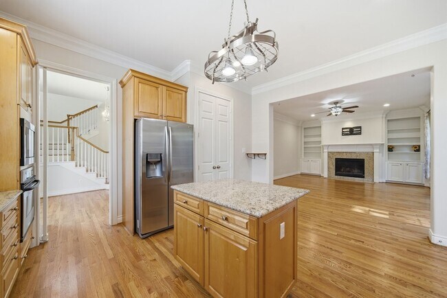 Building Photo - 3243 N Pemberton Cir Dr