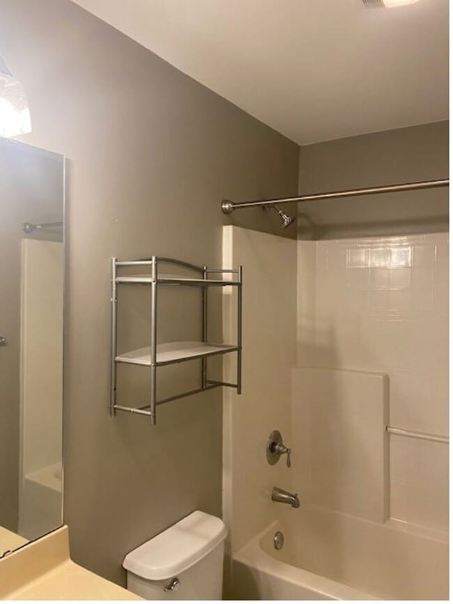 Building Photo - Townhome in great location!