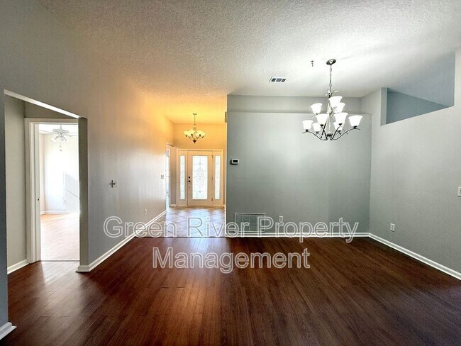 Building Photo - 1701 Covington Ln