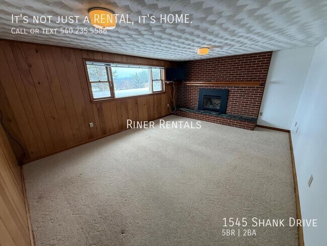 Building Photo - 1545 Shank Dr