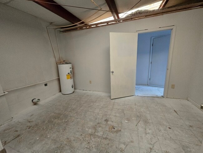 Building Photo - 4720 Deans Bridge Rd