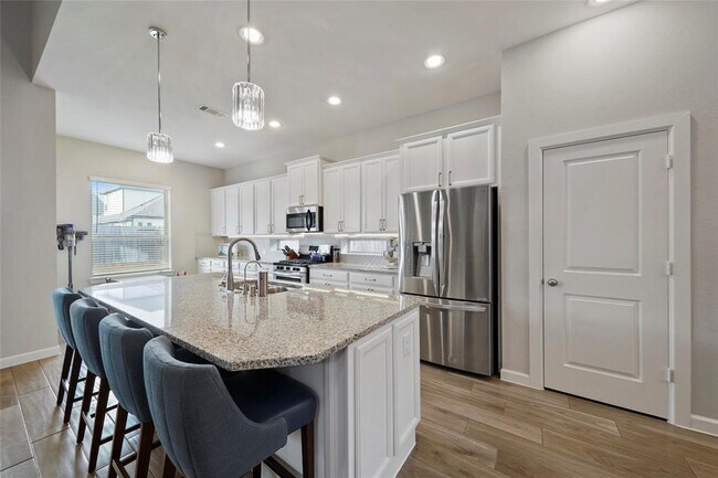 Building Photo - 11103 Bluewater Lagoon Cir