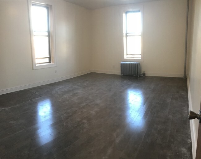 Building Photo - 500 Saint Johns Pl