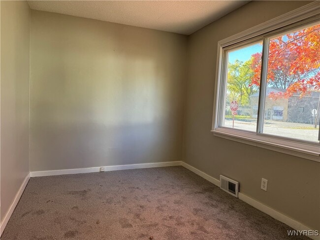 Building Photo - 3445 Wallace Dr