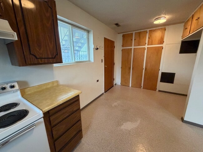 Building Photo - 443 Judith Rd