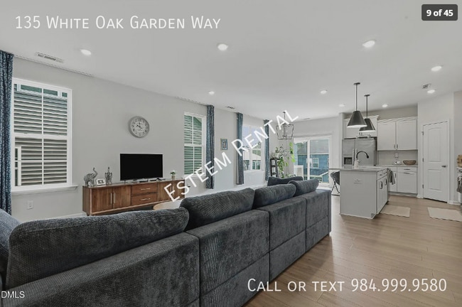 Building Photo - 135 White Oak Gdn Wy